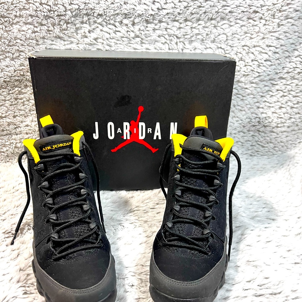 2021 Drop-Nike Jordan 9, university golds